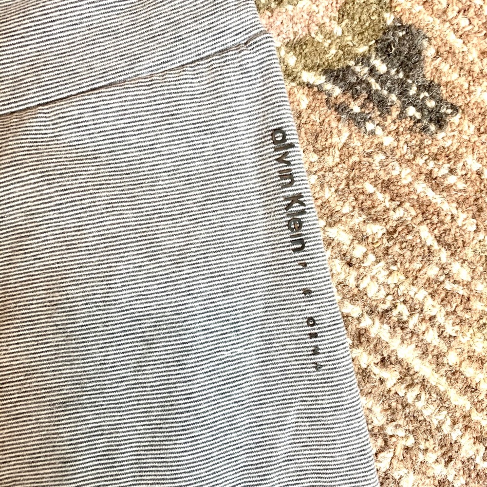 CALVIN KLEIN Striped Gray Capri Leggings